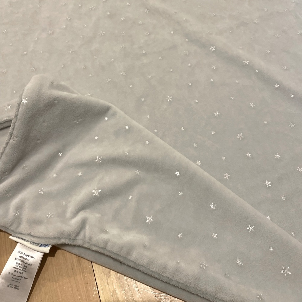 Pottery Barn Kids blanket. Perfect for the stroller. Excellent condition